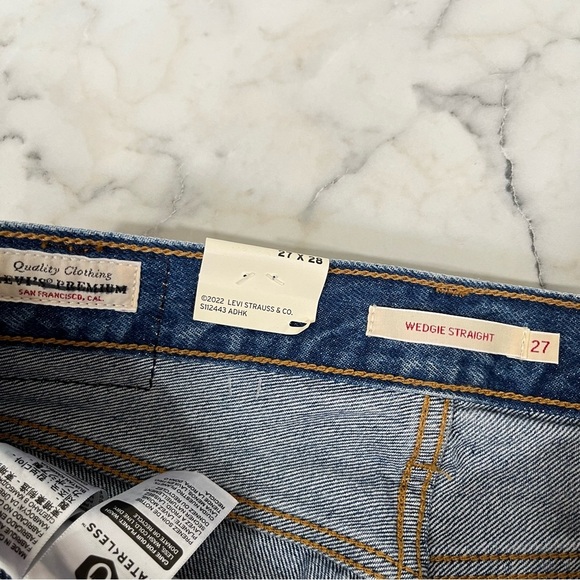 Levi’s Premium Wedgie Straight Leg Jeans High Rise Oxnard Drive Wash 34964-0145 - Picture 15 of 16